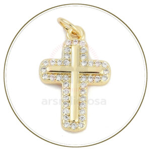 Ciondolo Croce in Ottone Placcato Oro 18K con Zirconi Cubici – Eleganza senza Tempo