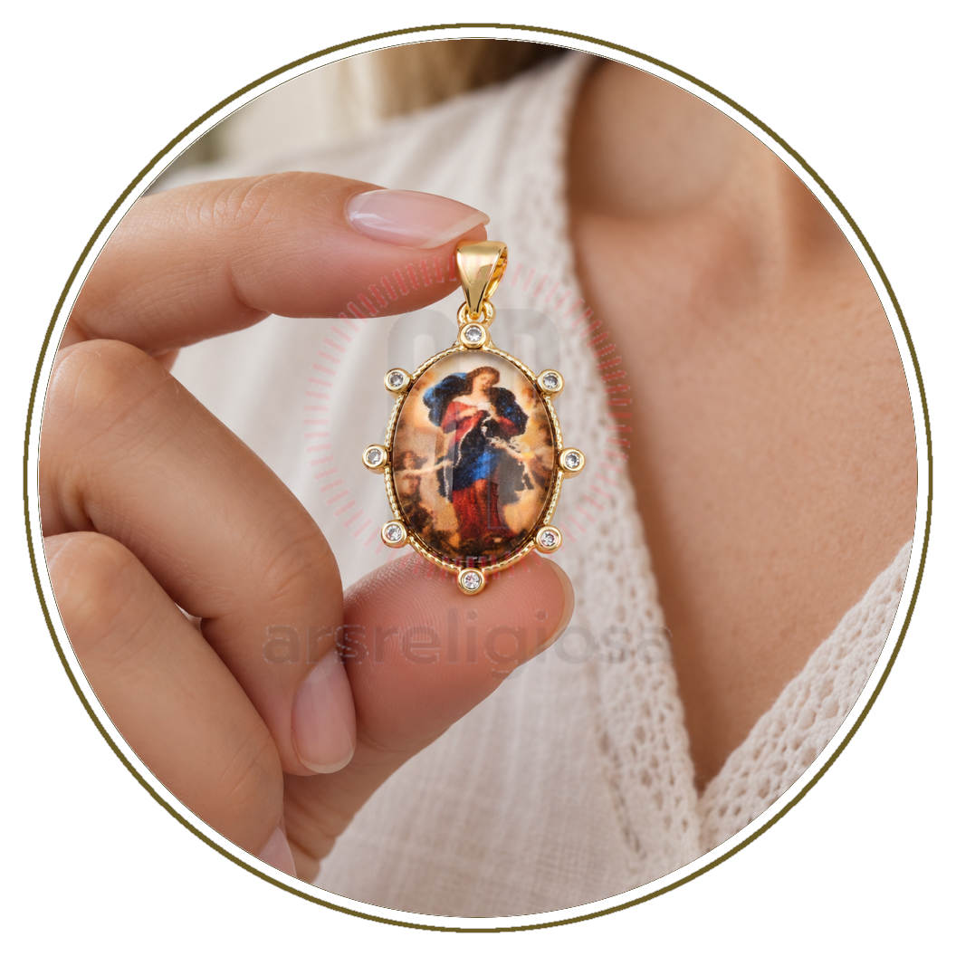 Medaglia Madonna che Scioglie i Nodi in ottone dorato 18 kt con zirconi